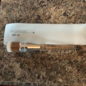 NIB Clinique Buff Brush